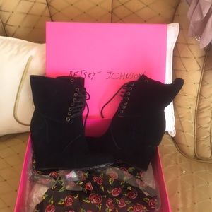 Betsy Johnson wedge booties
